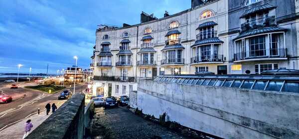 3 Apartments In Grade II Listed Seafront Building